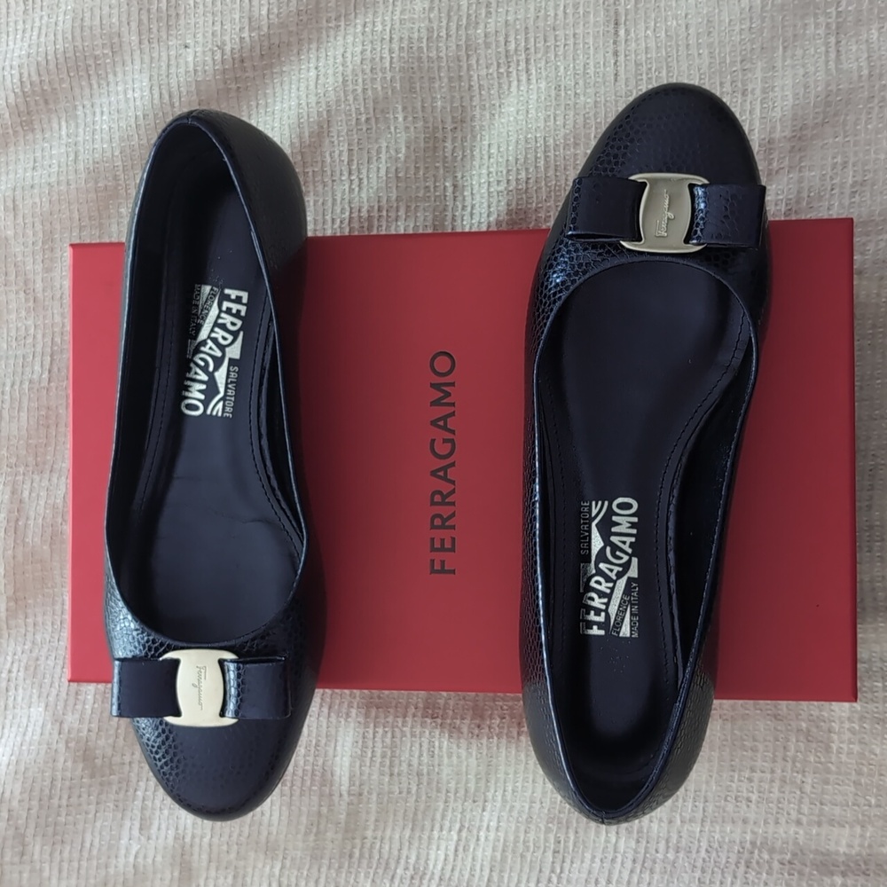 Ferragamo varina flat 9.5 C